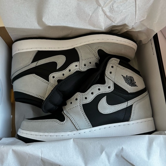 Air Jordan 1 Retro High OG GS 'Shadow 2.0' - Picture 2 of 3